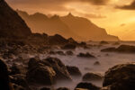Der Strand von Benijo auf Teneriffa zu Sonnenuntergang