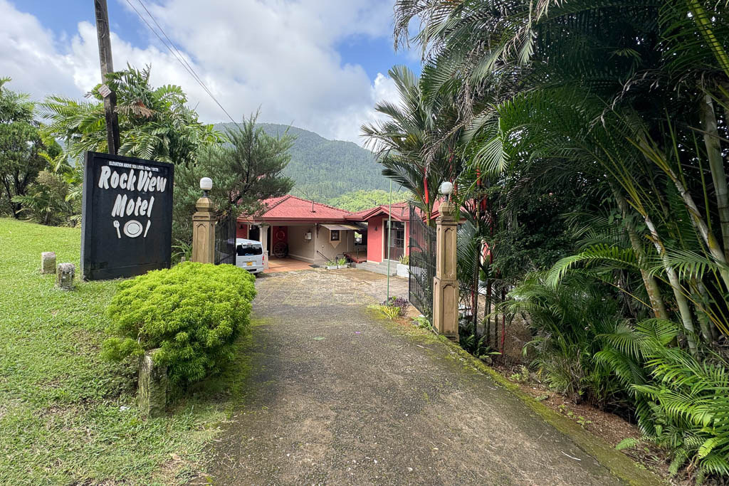 Rock View Motel Sinharaja