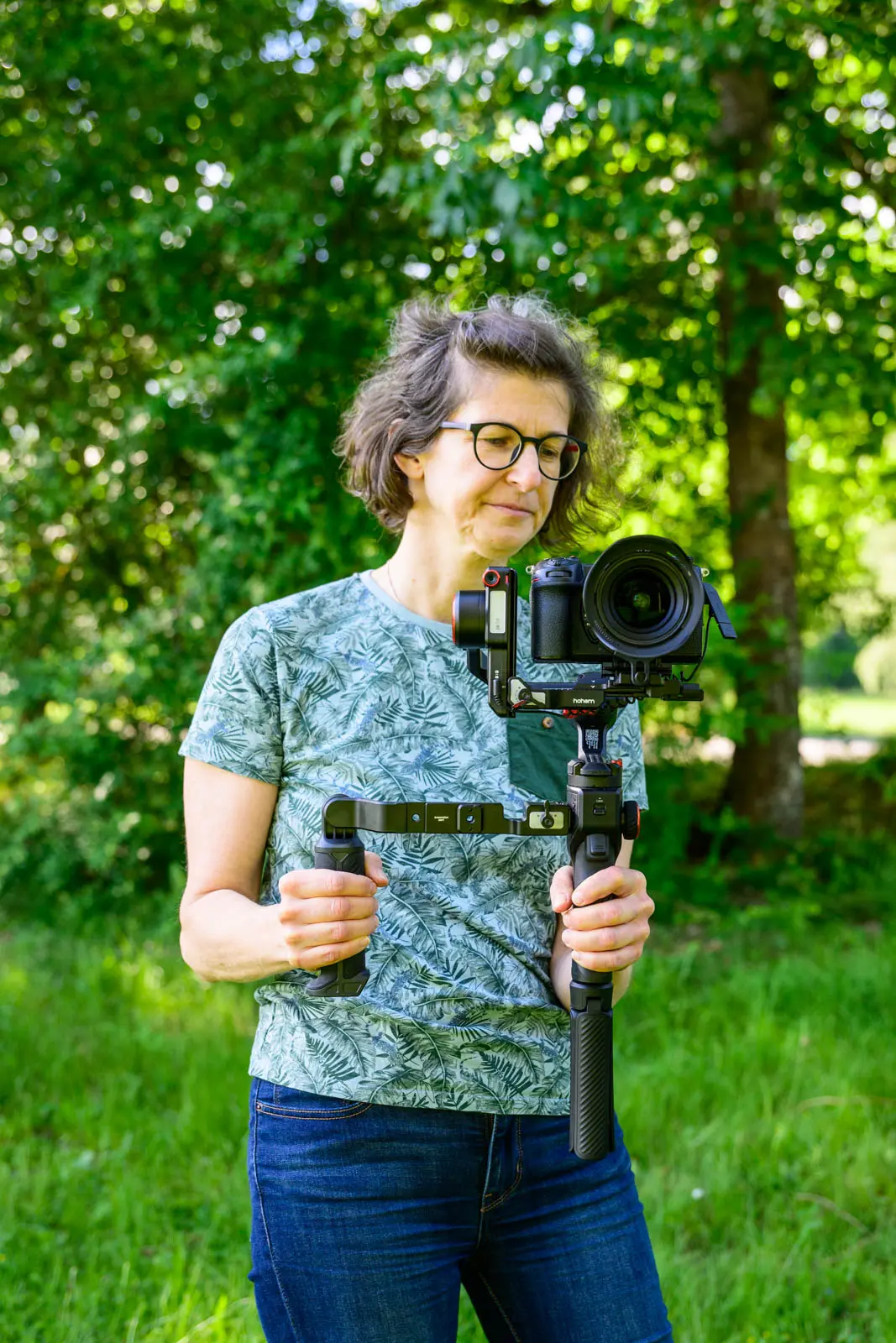 Karin mit dem Hohem iSteady Mt3 Pro Gimbal